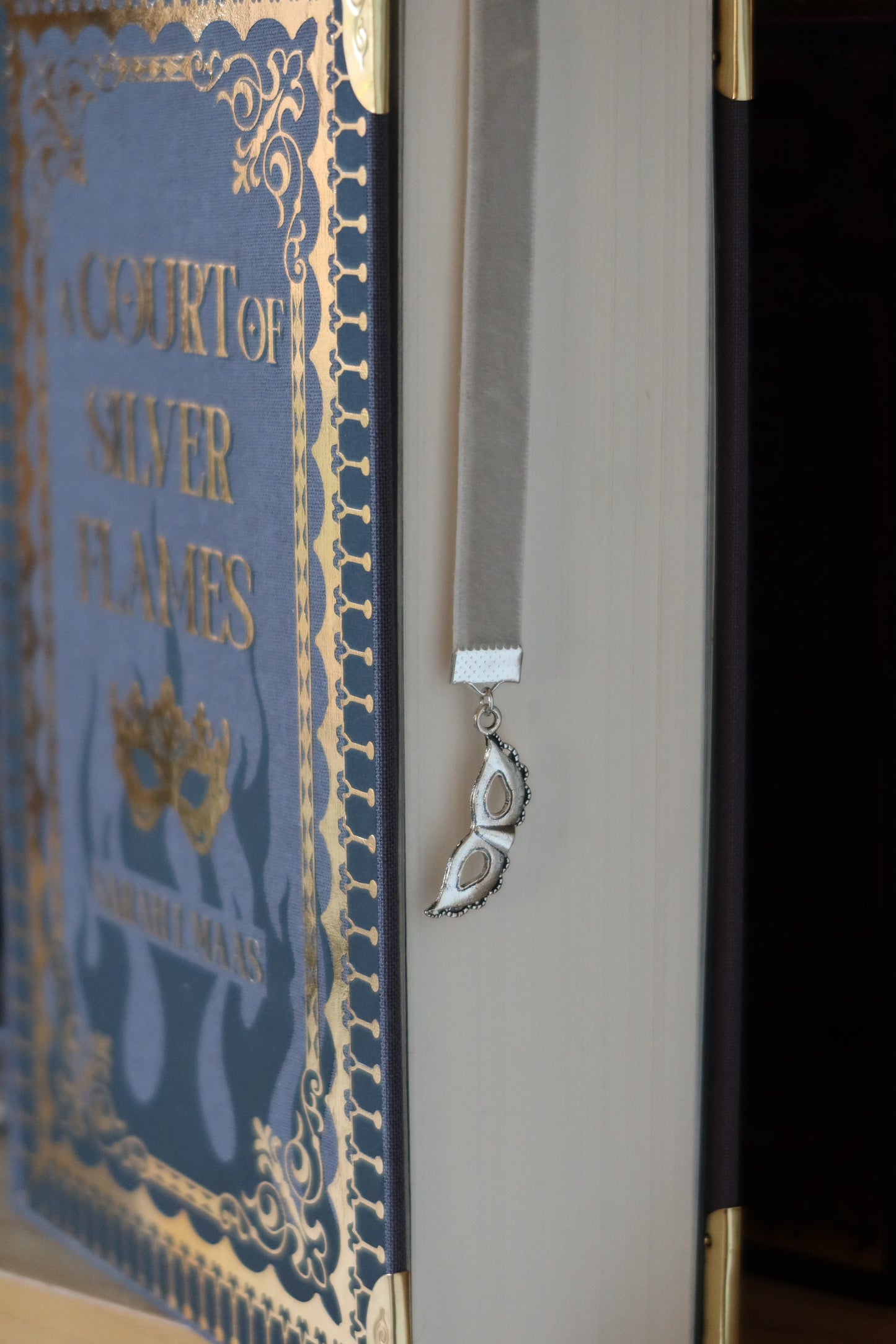 A Court of Thorns and Roses by Sarah J. Maas